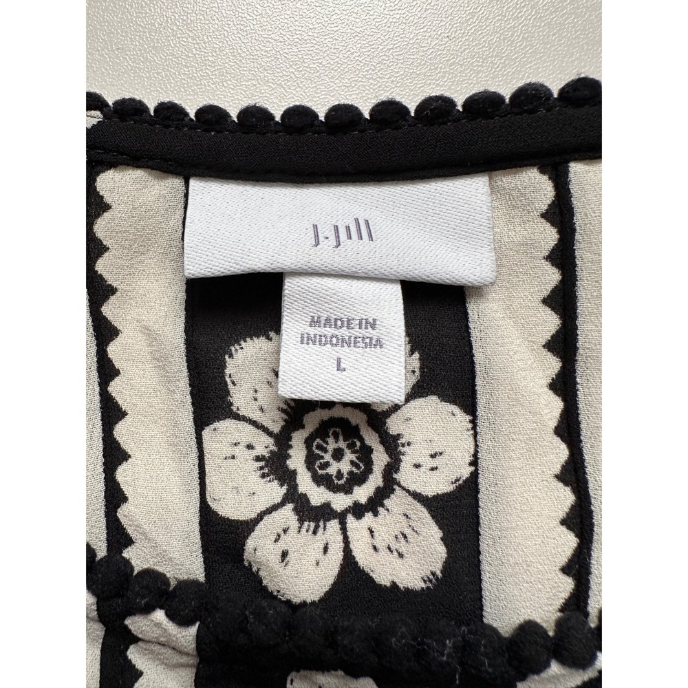 J. Jill Black & White Floral Blouse Sz L Pleated Trim Mix Media 3/4 Sleeve Boho - Picture 3 of 9